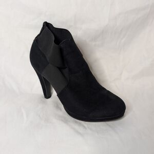 Madden girl Devvi Suede Elegant Black Women's Ankle Boots